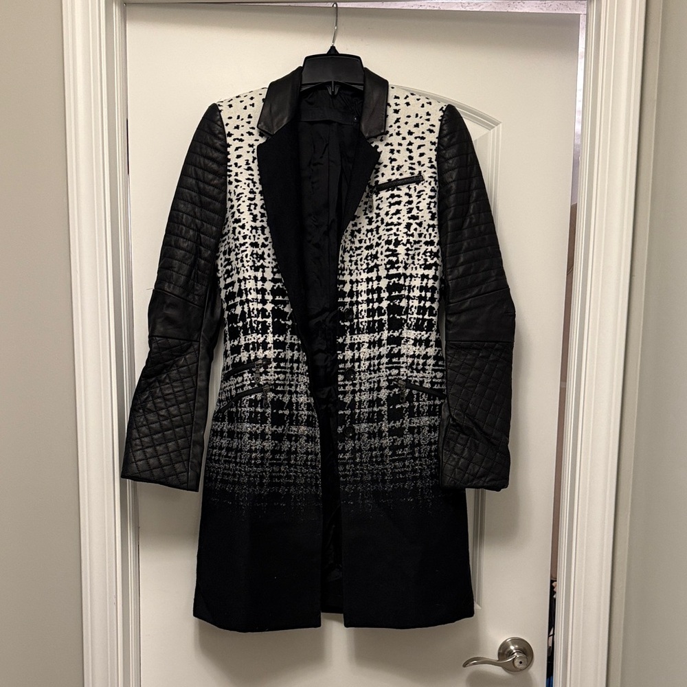 L.A.M.B. Black and White Houndstooth Patterned Leather Coat Blazer 4